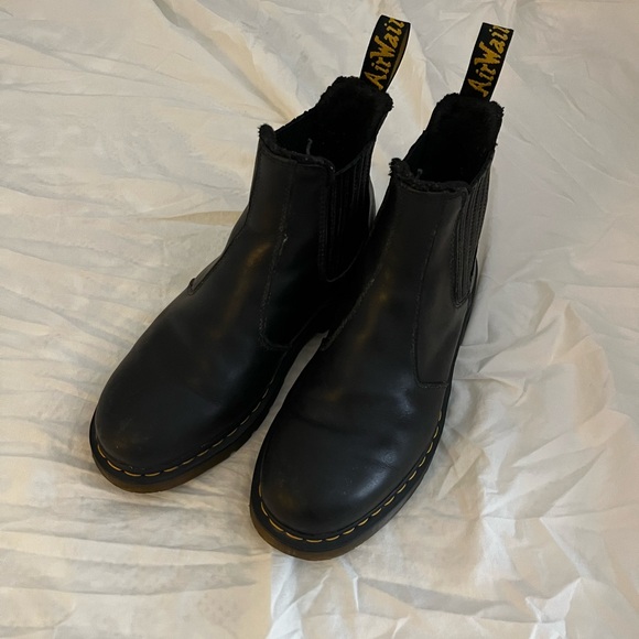 Dr. Martens Fleece Lined Chelsea Boots - Picture 3 of 4